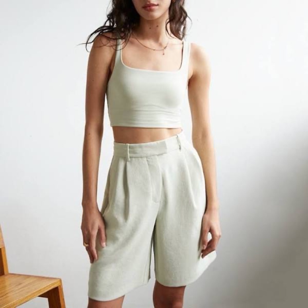 Aritzia Wilfred Limerick Pleated Shorts, Sz 4, Excellent Condition, LNWOT